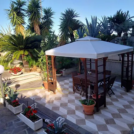 Angela ベッド・アンド・ブレックファスト