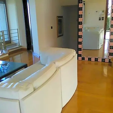 فندق مبيت وإفطار Angela 3*