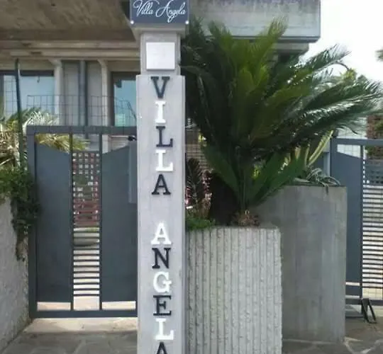 Angela Bed & Breakfast 3*